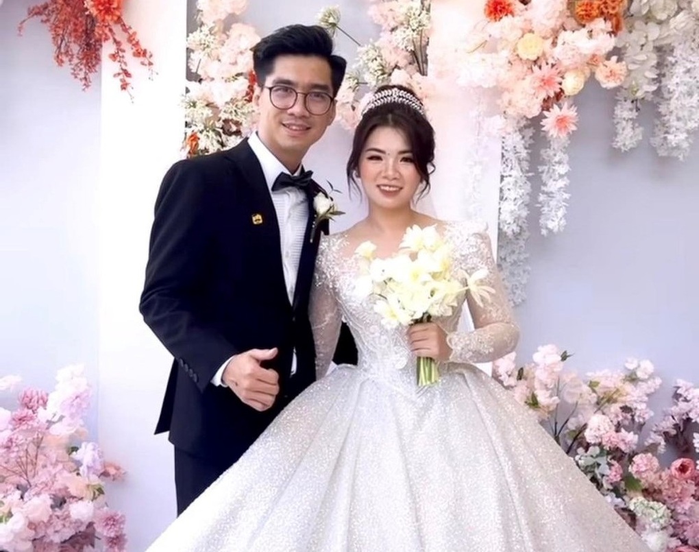 Vợ của dàn streamer Việt nổi tiếng toàn là mỹ nhân gợi cảm, tài năng - 10