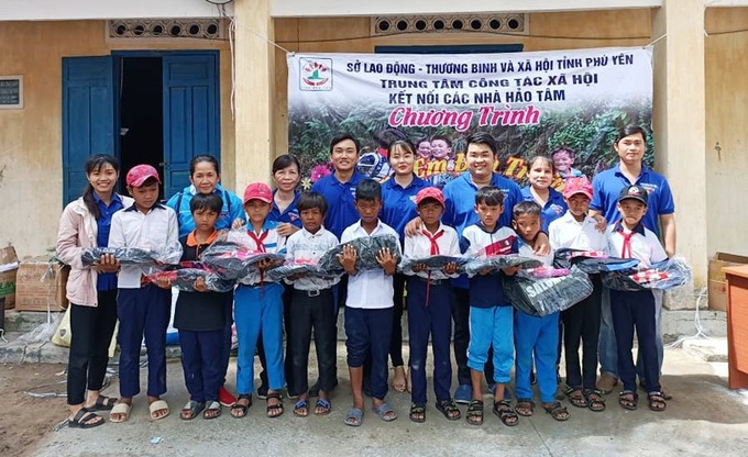 Phú Yên: Hỗ trợ hơn 1,2 tỷ đồng cho trẻ em có hoàn cảnh khó khăn - Ảnh 1.