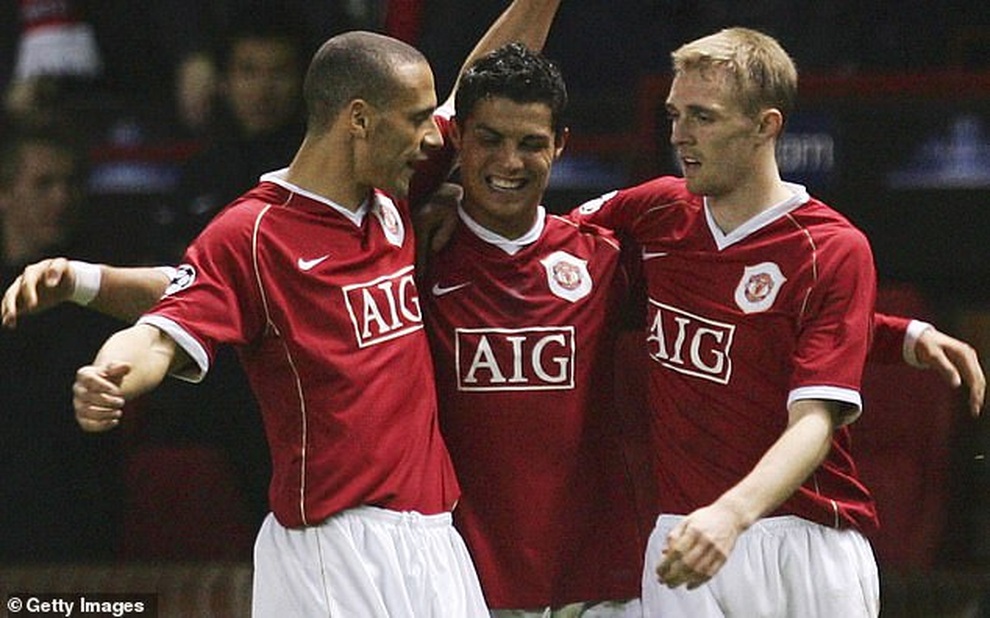 Sếp lớn Man Utd đón C.Ronaldo tại sân bay thành phố Manchester - 3 Sếp lớn Man Utd đón C.Ronaldo tại sân bay thành phố Manchester - 3