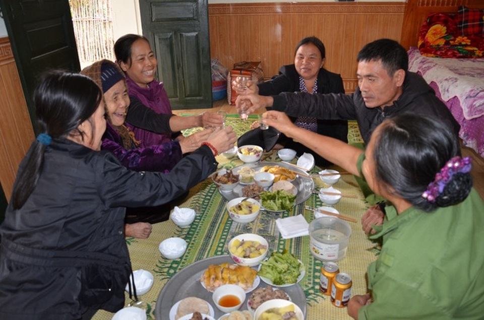 Người đàn bà nửa thế kỉ mang hàm răng “kỳ dị” thay đổi số phận sau 5 tháng - 5 Người đàn bà nửa thế kỉ mang hàm răng “kỳ dị” thay đổi số phận sau 5 tháng - 5
