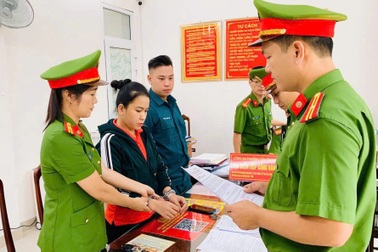 Vay tiền của nhiều người để đầu tư trên mạng rồi lừa chiếm đoạt