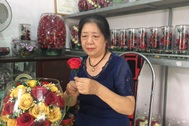 50 tuổi mới khởi nghiệp vẫn kiếm tiền tỷ mỗi năm nhờ hoa bất tử