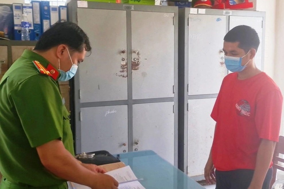 Bắt giam tài xế trốn khai báo y tế làm lây dịch Covid-19 cho nhiều người - 1 Bắt giam tài xế trốn khai báo y tế làm lây dịch Covid-19 cho nhiều người - 1