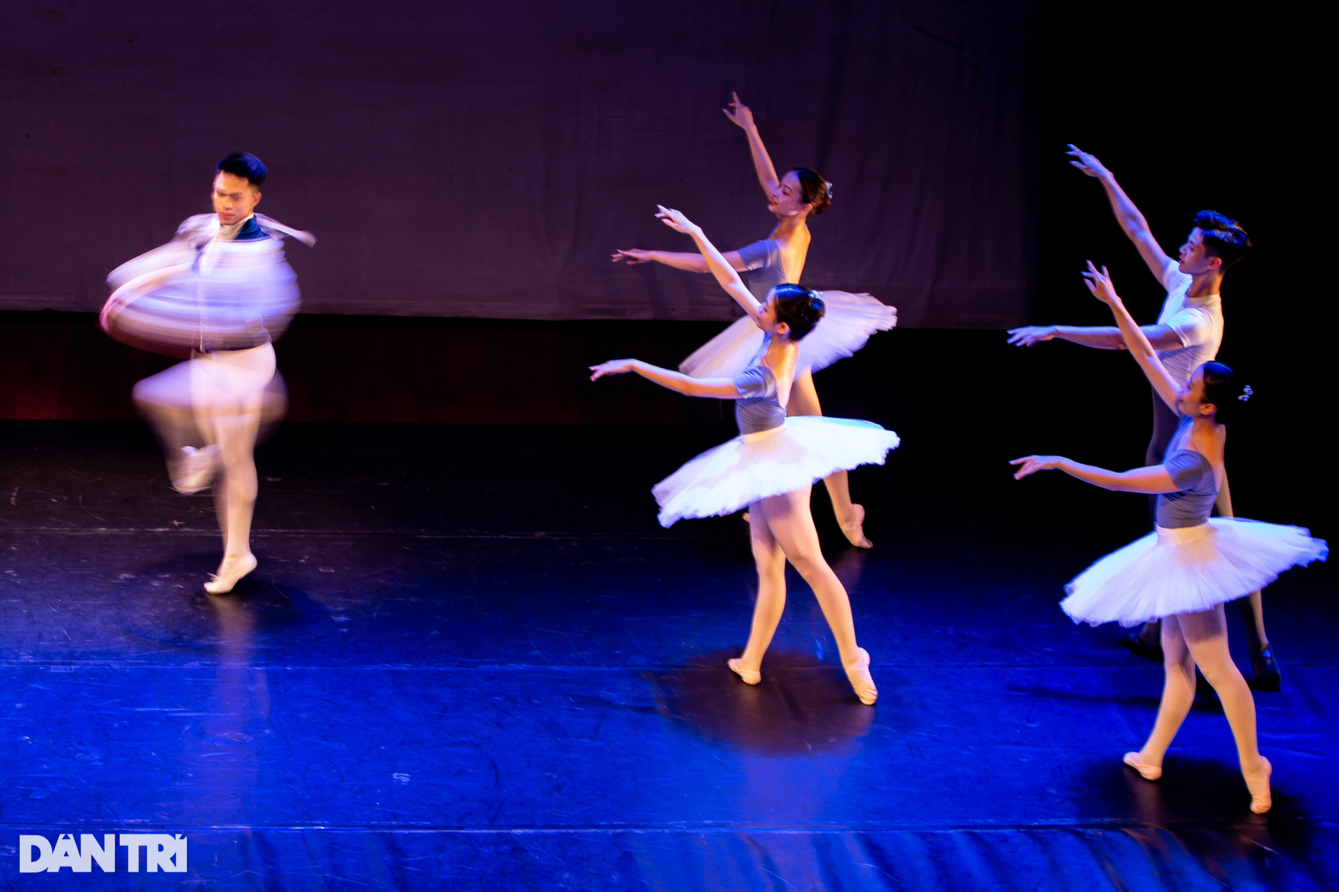 Ngắm nữ sinh trường Múa biểu diễn ballet trong kỳ thi tốt nghiệp - 11 Ngắm nữ sinh trường Múa biểu diễn ballet trong kỳ thi tốt nghiệp - 11