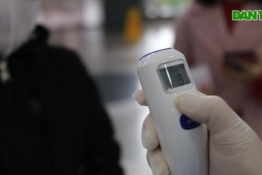 Nhiều cao ốc ở Hà Nội "đồng loạt" quét thân nhiệt khách, phòng virus corona