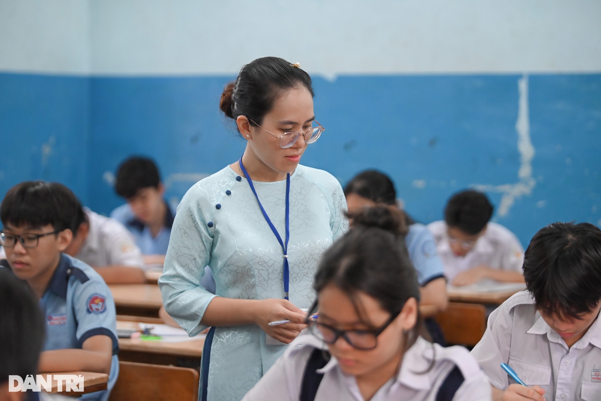 Niềm vui của hơn 76.000 thí sinh TPHCM hoàn thành kỳ thi vào lớp 10 - 15 Niềm vui của hơn 76.000 thí sinh TPHCM hoàn thành kỳ thi vào lớp 10 - 15