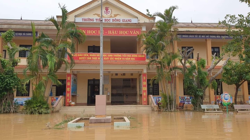 Quảng Trị tiếp tục cho học sinh nghỉ học để đảm bảo an toàn trước mưa lũ - 1 Quảng Trị tiếp tục cho học sinh nghỉ học để đảm bảo an toàn trước mưa lũ - 1