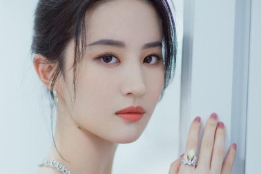 Lưu Diệc Phi vẫn xứng danh “thần tiên tỷ tỷ” ở tuổi 33