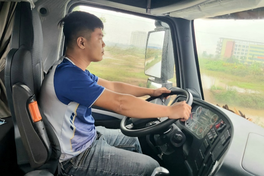 Anh Dương đang chịu áp lực lớn về kinh tế trước khi kết hôn dù anh có công việc ổn định (Ảnh: Nhân vật cung cấp).