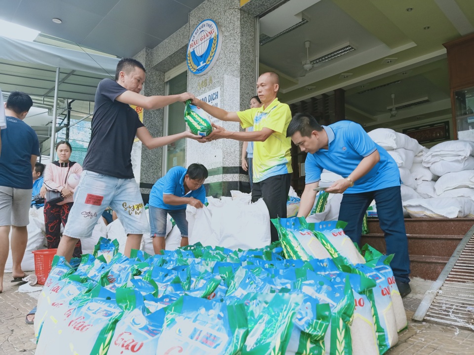 Bạc Liêu: Hỗ trợ gạo tới người có hoàn cảnh khó khăn dịp Rằm tháng 7 - 2 Bạc Liêu: Hỗ trợ gạo tới người có hoàn cảnh khó khăn dịp Rằm tháng 7 - 2