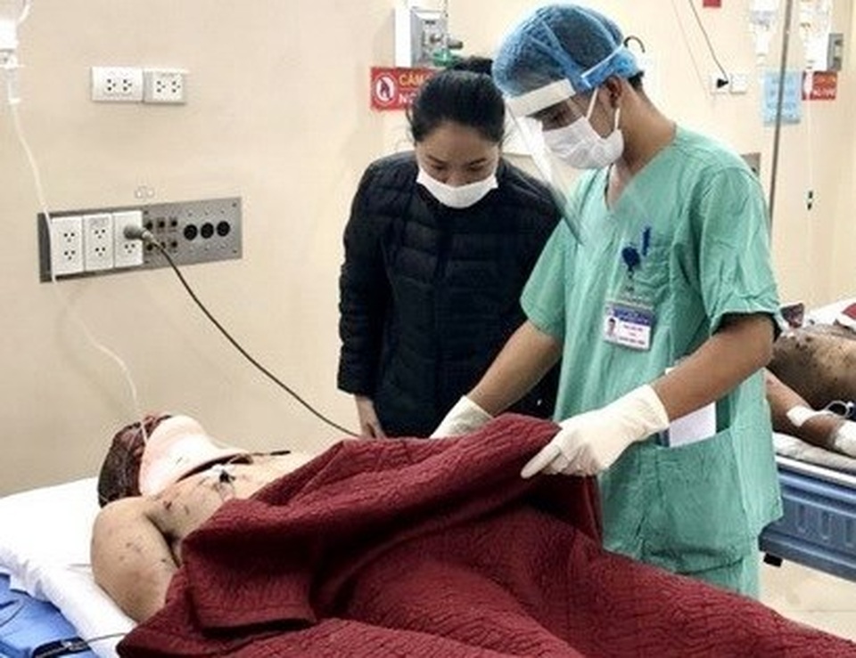 Vụ cháy nổ gần biên giới: 1 nạn nhân tiên lượng xấu - 1 Vụ cháy nổ gần biên giới: 1 nạn nhân tiên lượng xấu - 1