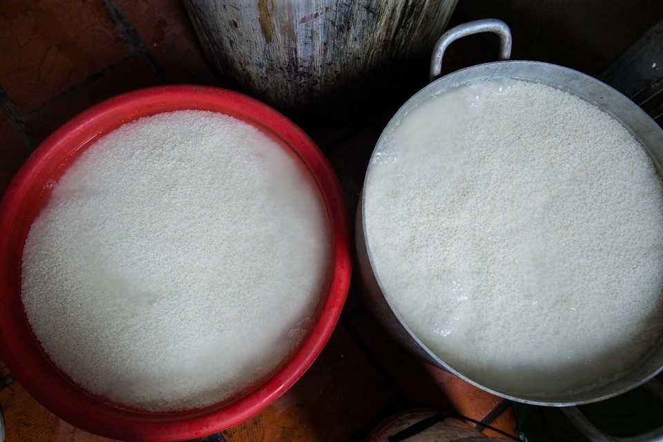 Cận cảnh “xưởng bánh” cho ra lò cả tấn bánh chưng mỗi ngày phục vụ Tết nguyên đán - 7 Cận cảnh “xưởng bánh” cho ra lò cả tấn bánh chưng mỗi ngày phục vụ Tết nguyên đán - 7