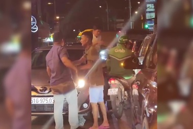 Tài xế xe ôm công nghệ bị đánh ở TPHCM