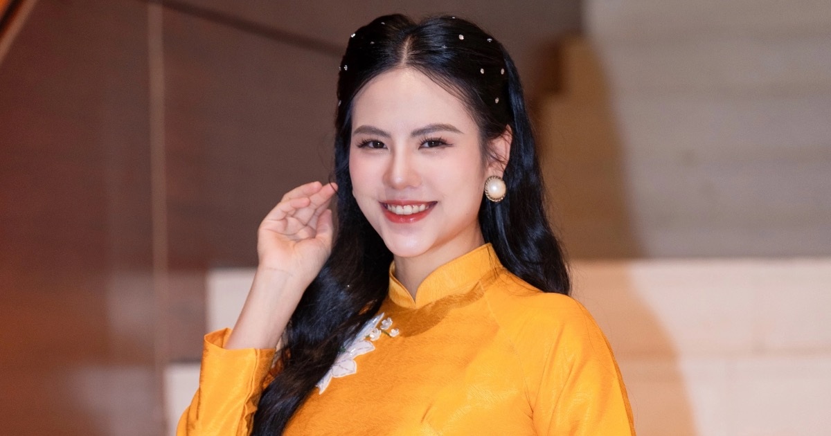 Nữ MC xinh đẹp, gây ấn tượng khi dẫn show tứ tấu Bond mặc áo dài ở Hà Nội - 1