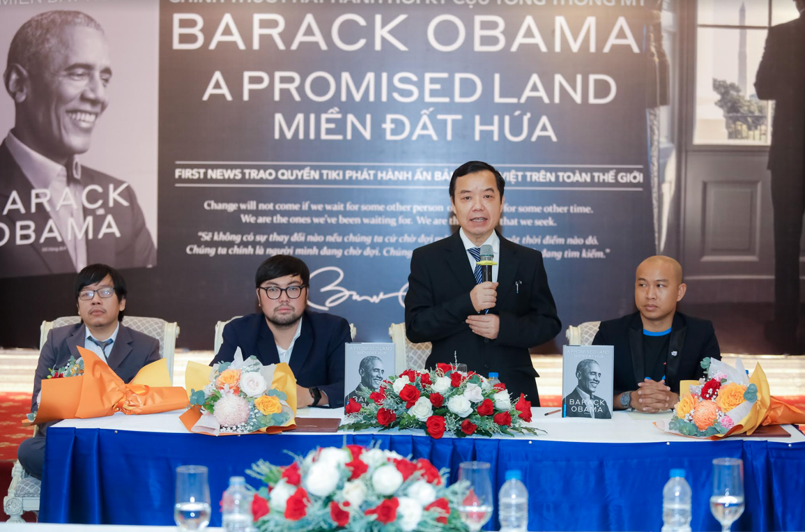 Nhiều bí mật chính trường nước Mỹ được tiết lộ trong cuốn Miền Đất Hứa - 1 Nhiều bí mật chính trường nước Mỹ được tiết lộ trong cuốn Miền Đất Hứa - 1