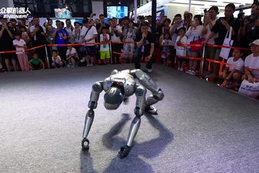 Robot hình người được ví như "chiến binh thép" của Trung Quốc