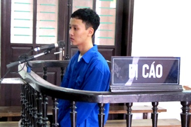 Y án tử hình kẻ cứa cổ bạn gái vì bị từ chối tình yêu