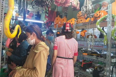 Ảnh hưởng dịch Covid-19, người Đà Nẵng ít chơi Halloween