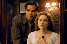 Sau 25 năm, nam diễn viên vẫn khốn khổ vì đóng phim "Titanic"