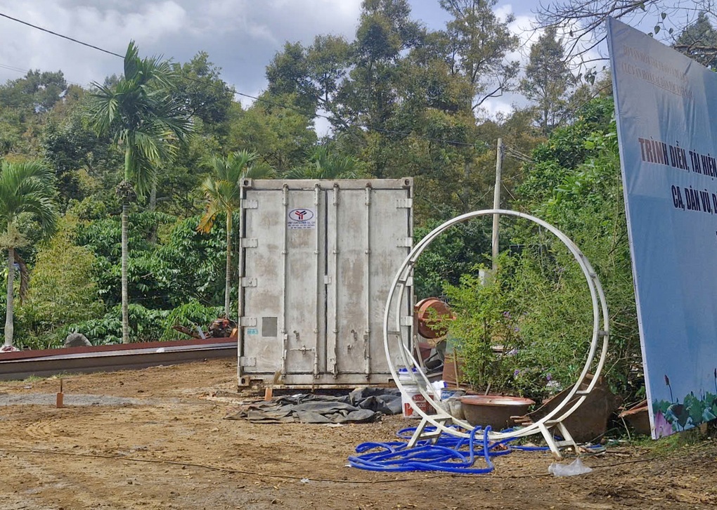 Tài xế bị container va trúng đầu tử vong ở Lâm Đồng - 1