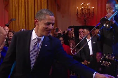 Khi Obama, Putin cất tiếng hát