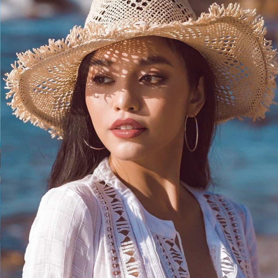 Hot girl Đan Cha khoe dáng gợi cảm dù đang bị kẹt ở Mỹ vì dịch Covid-19 - 1 Hot girl Đan Cha khoe dáng gợi cảm dù đang bị kẹt ở Mỹ vì dịch Covid-19 - 1