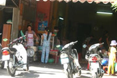 Quán ăn “VIP” vẫn bán thức ăn có chứa hàn the, formol