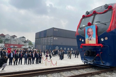 Mở bán vé tàu liên vận quốc tế Việt - Trung tại các ga trên cả nước