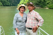 Vợ chồng bán cơm tấm Sài Gòn chi 100 triệu đồng xuyên Việt cùng con cháu