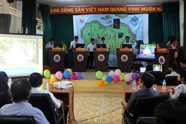 “Đàn anh” tạo sân chơi trí tuệ bổ ích cho các em trong dịp hè