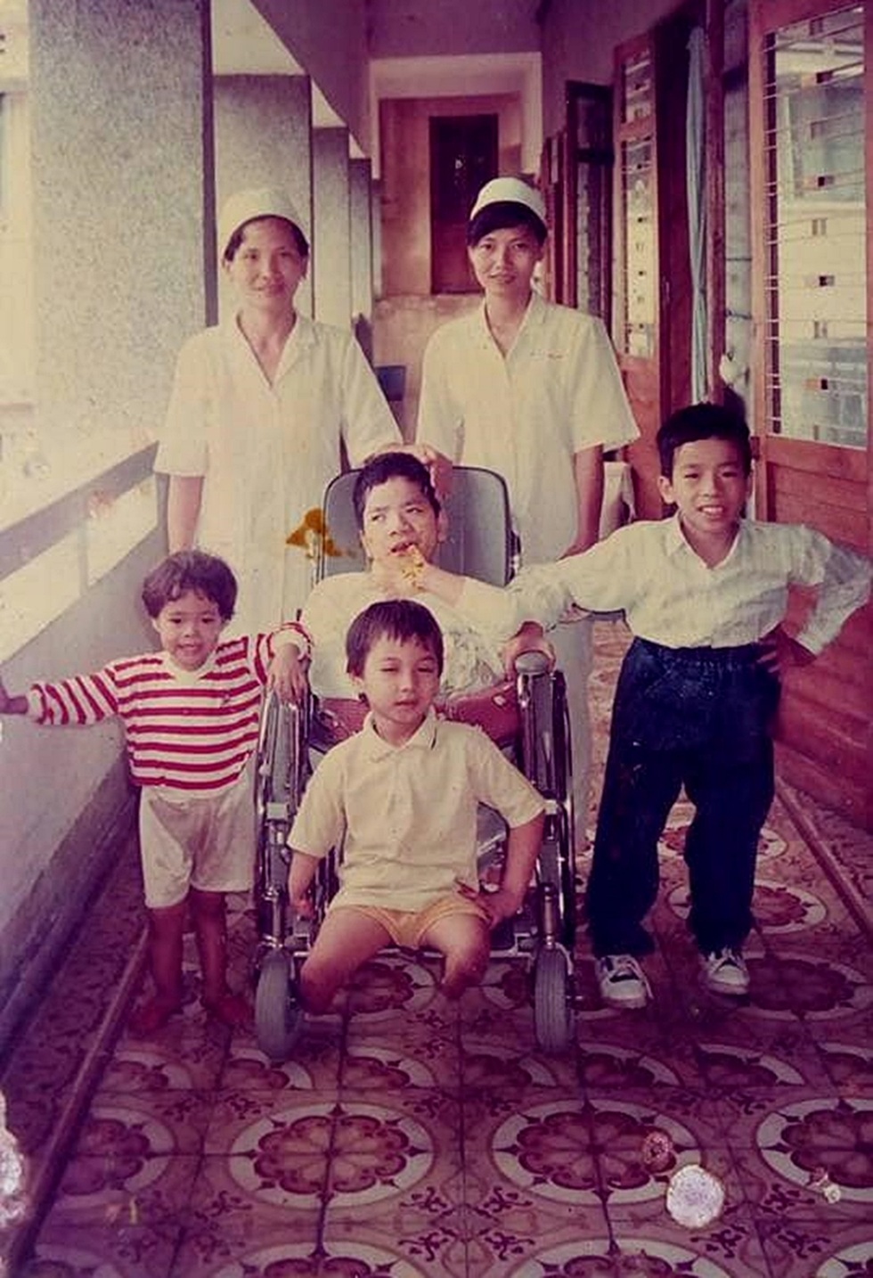 Người còn sống trong ca phẫu thuật tách rời đầu tiên ở Việt Nam giờ ra sao? - 5 Người còn sống trong ca phẫu thuật tách rời đầu tiên ở Việt Nam giờ ra sao? - 5