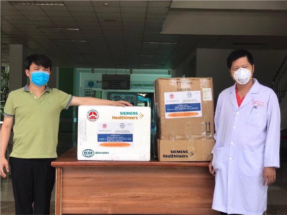 Bệnh viện Đà Nẵng nhận hỗ trợ ứng phó dịch COVID-19 - 1 Bệnh viện Đà Nẵng nhận hỗ trợ ứng phó dịch COVID-19 - 1