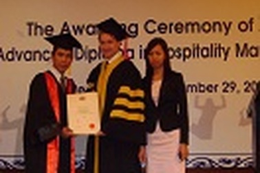 Cha mẹ có nên chọn lựa ngành quản lý nhà hàng - khách sạn cho con? 