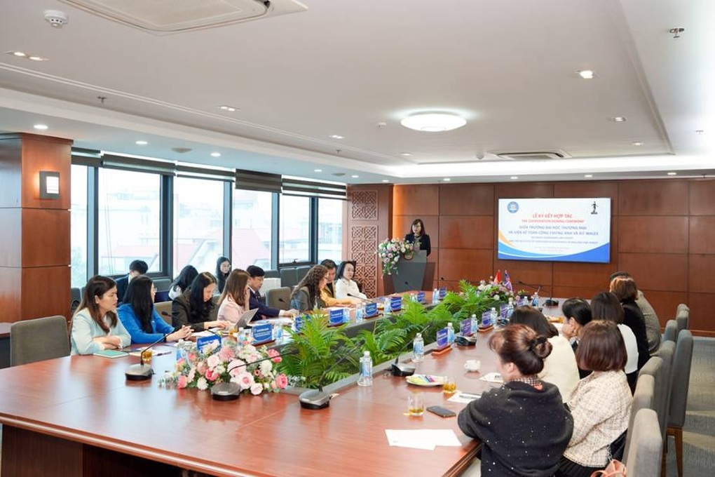 ICAEW và Trường Đại học Thương mại tiếp tục hợp tác nâng cao chất lượng đào tạo - 4 ICAEW và Trường Đại học Thương mại tiếp tục hợp tác nâng cao chất lượng đào tạo - 4
