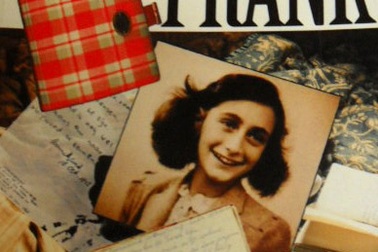 Từ trường hợp Nhật ký Anne Frank nghĩ về Đặng Thùy Trâm