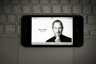Steve Jobs vẫn làm việc trong ngày cuối đời
