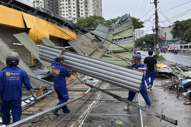 Phía Tây Hà Nội thiệt hại nặng sau bão Yagi