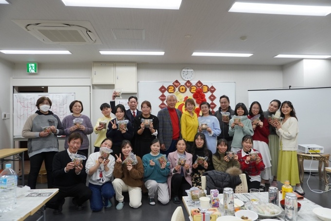 Hiệp hội chăm sóc y tế Osaka chúc mừng năm mới cho thực tập sinh hộ lý