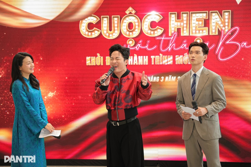 Tùng Dương diễn cùng dàn nghệ sĩ Táo quân trong “Cuộc hẹn với tháng 3” - 1