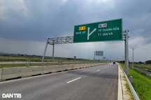 Tài xế đi nhầm hàng chục kilomet trên cao tốc vì biển chỉ dẫn "mập mờ"?