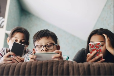 Đại biểu Quốc hội cảnh báo trẻ "nghiện” mạng ảo, mê tổng tài