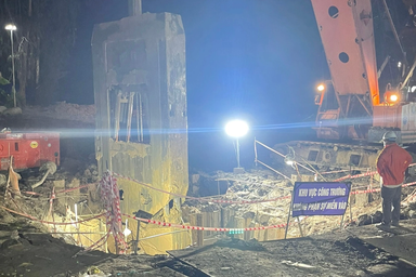 Chiều tối nay có thể đưa thi thể bé trai lọt sâu trụ bê tông lên mặt đất