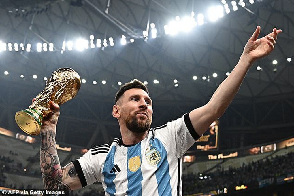 Cristiano Ronaldo bị gạch tên khỏi đội hình vĩ đại nhất lịch sử World Cup - 2