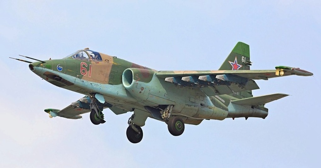 Ukraine tuyên bố bắn hạ cường kích Su-25 Nga ở chảo lửa Donetsk - 1