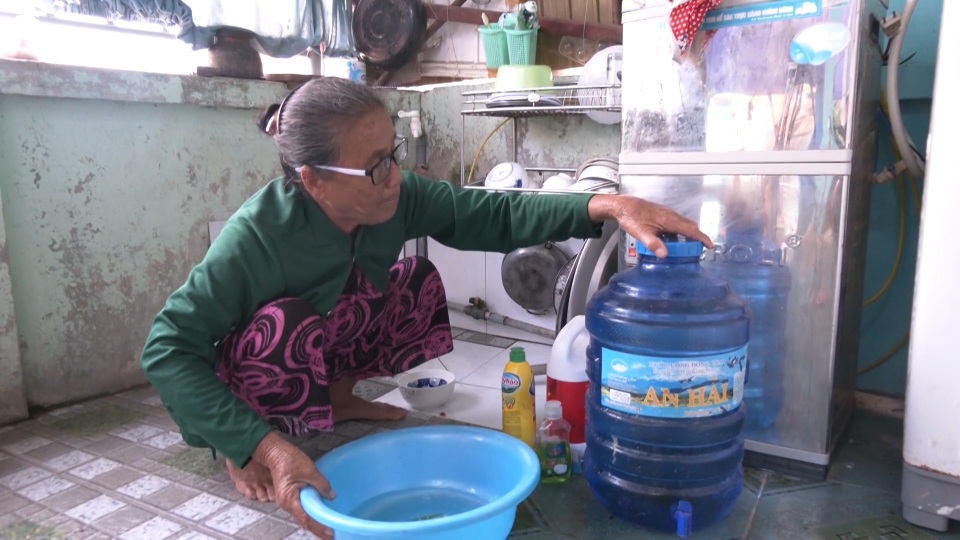 Người dân đảo Lý Sơn lao đao vì nước nhiễm mặn - 1 Người dân đảo Lý Sơn lao đao vì nước nhiễm mặn - 1