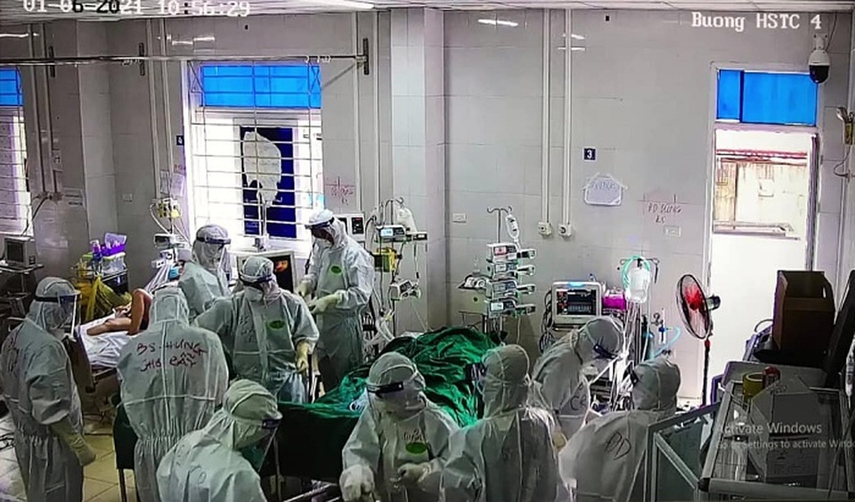 Bắc Giang: 2 ca Covid-19 nặng phải đặt ECMO, gồm thai phụ 26 tuổi - 2 Bắc Giang: 2 ca Covid-19 nặng phải đặt ECMO, gồm thai phụ 26 tuổi - 2