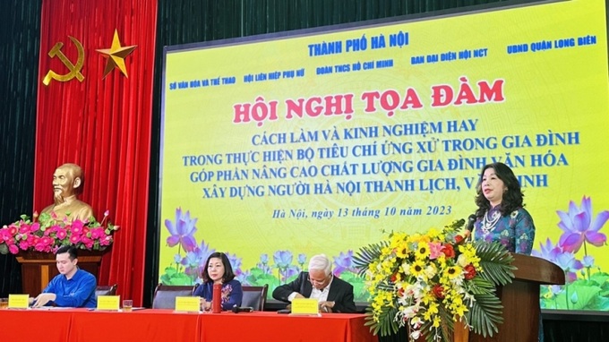 Bà Trần Thị Vân Anh, Phó Giám đốc Sở VH&TT Hà Nội chia sẻ, thời gian tới, Sở sẽ tiếp tục phối hợp với các cơ quan liên quan triển khai có hiệu quả Bộ Tiêu chí