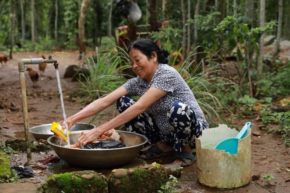 Nước sạch về mang niềm vui đến miền Trung yêu thương - 2 Nước sạch về mang niềm vui đến miền Trung yêu thương - 2