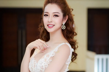 Hạnh phúc viên mãn bên chồng đại gia, Jennifer Phạm mang bầu lần 4