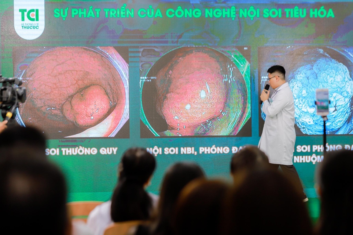 Tình cờ xử gọn ung thư sớm trong một lần nội soi đại tràng - 2 Tình cờ xử gọn ung thư sớm trong một lần nội soi đại tràng - 2